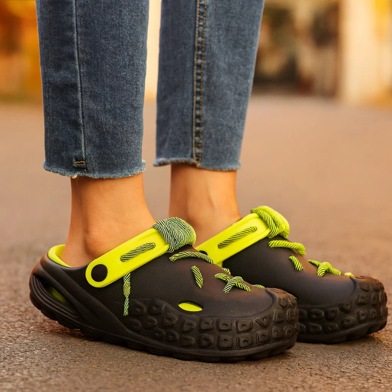 Echo Laced Clogs - Female