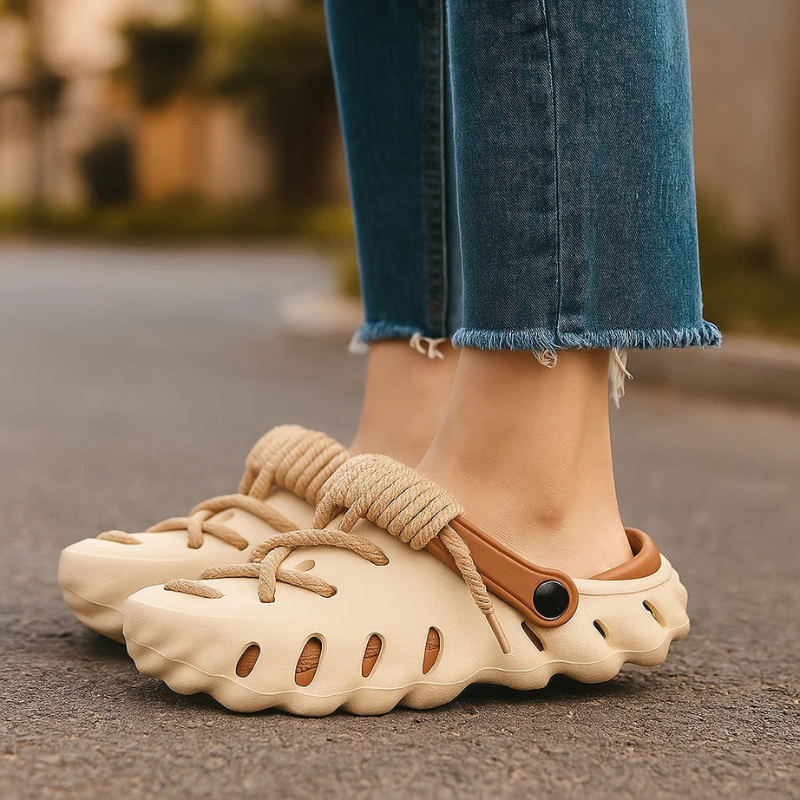 Wayfarer Laced Clogs - Female